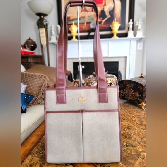 Etienne Aigner Elegant Beige and Brown Tote Bag - Picture 1 of 11